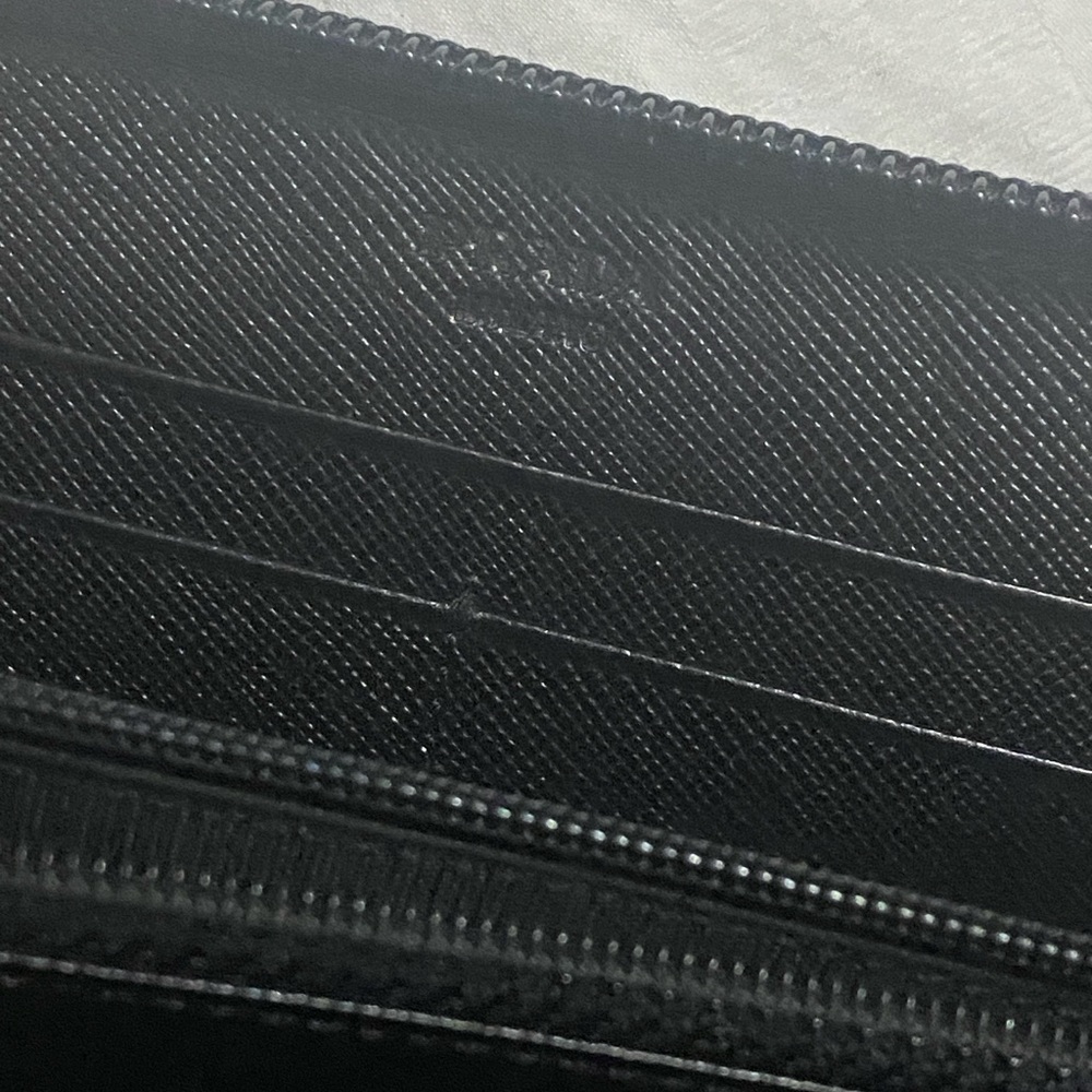 Prada Black Zipper Wallet - Picture 6 of 6